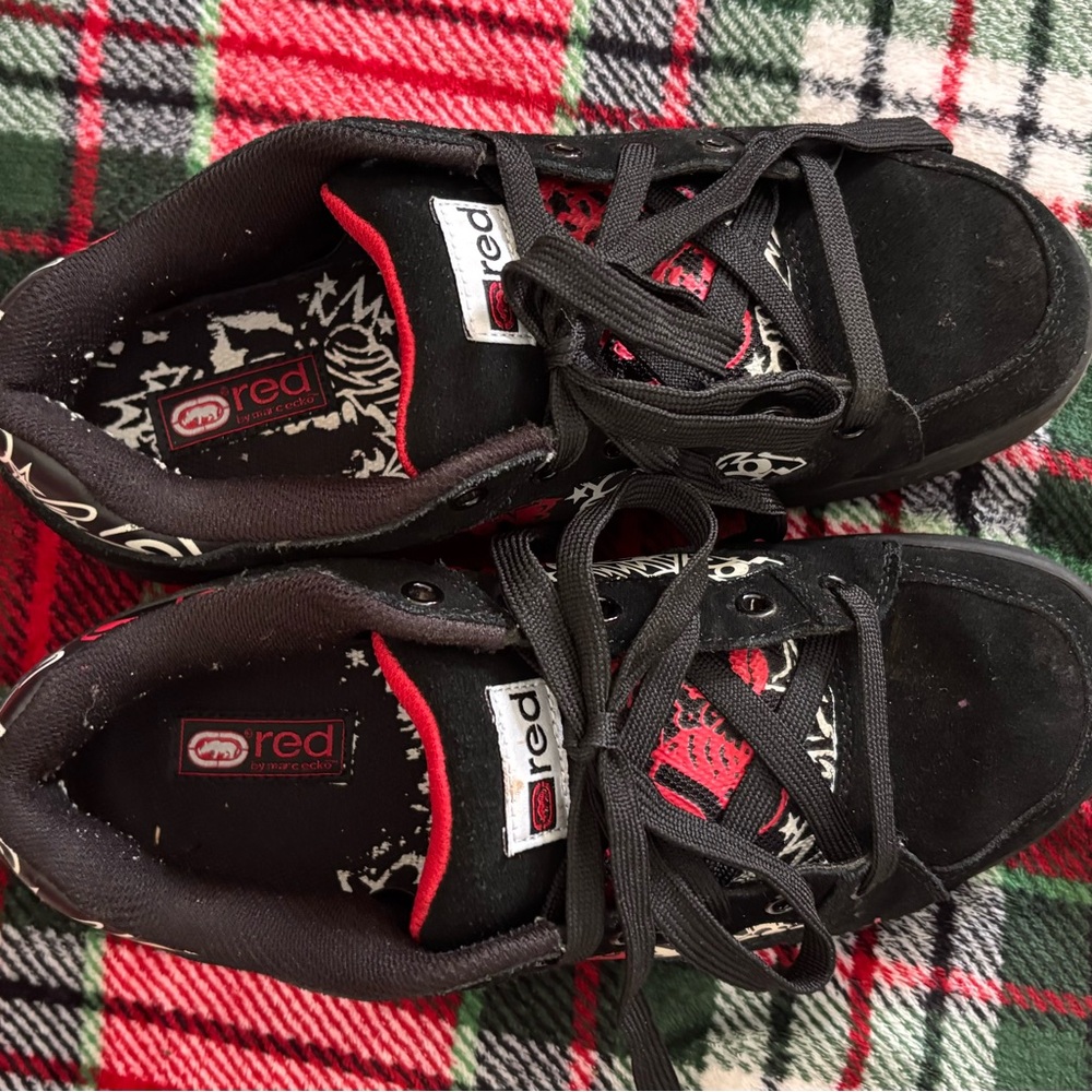 Ecko Red: Black, Red, and White Women’s Sneakers Y2K - Picture 7 of 9